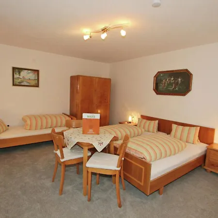 Holiday Tiroler Gastehaus 1 زيل أم زيلر
