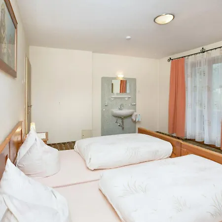 Holiday Tiroler Gastehaus 1 * زيل أم زيلر